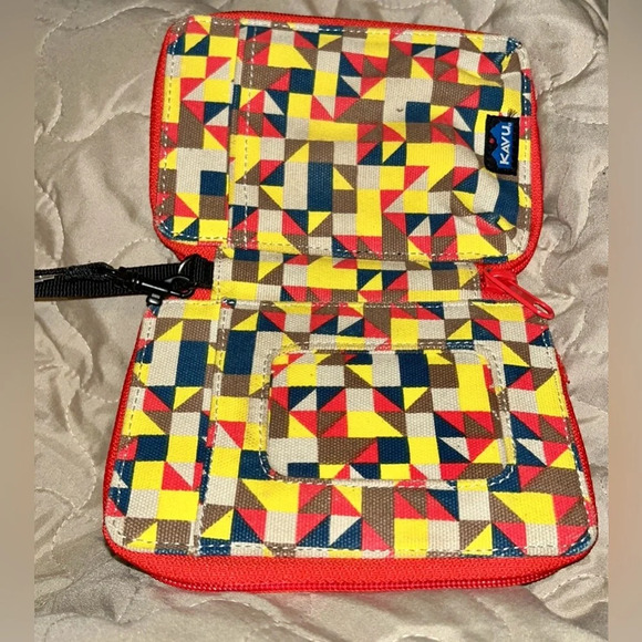 Kavu Desert Quilt Wallet - Picture 5 of 11